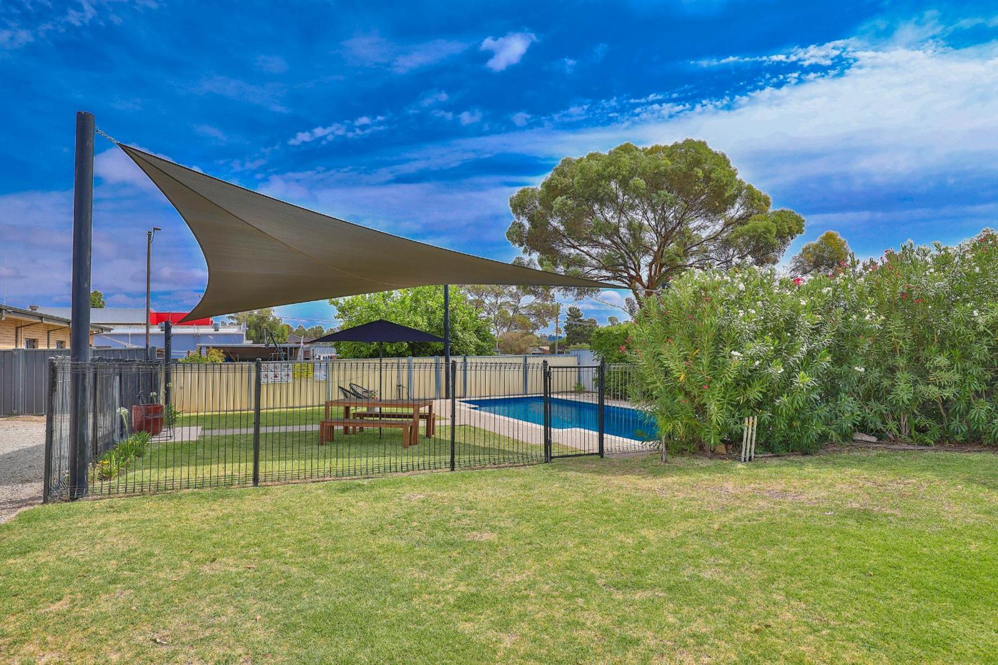 Robinvale Bridge Motel Extérieur photo
